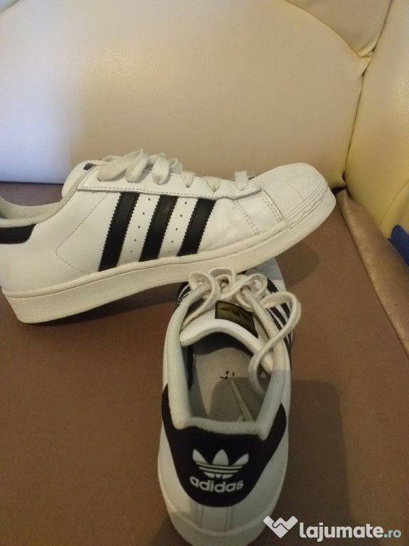 Pantofi sport ADIDAS marimea 38 jumate