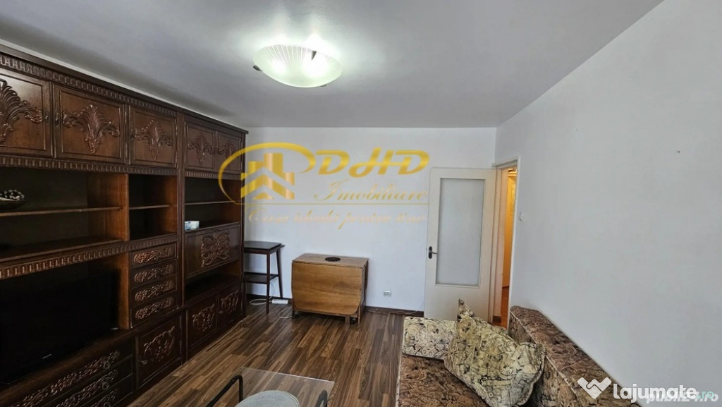 APARTAMENT 3 CAMERE BLD INDEPENDENTEI