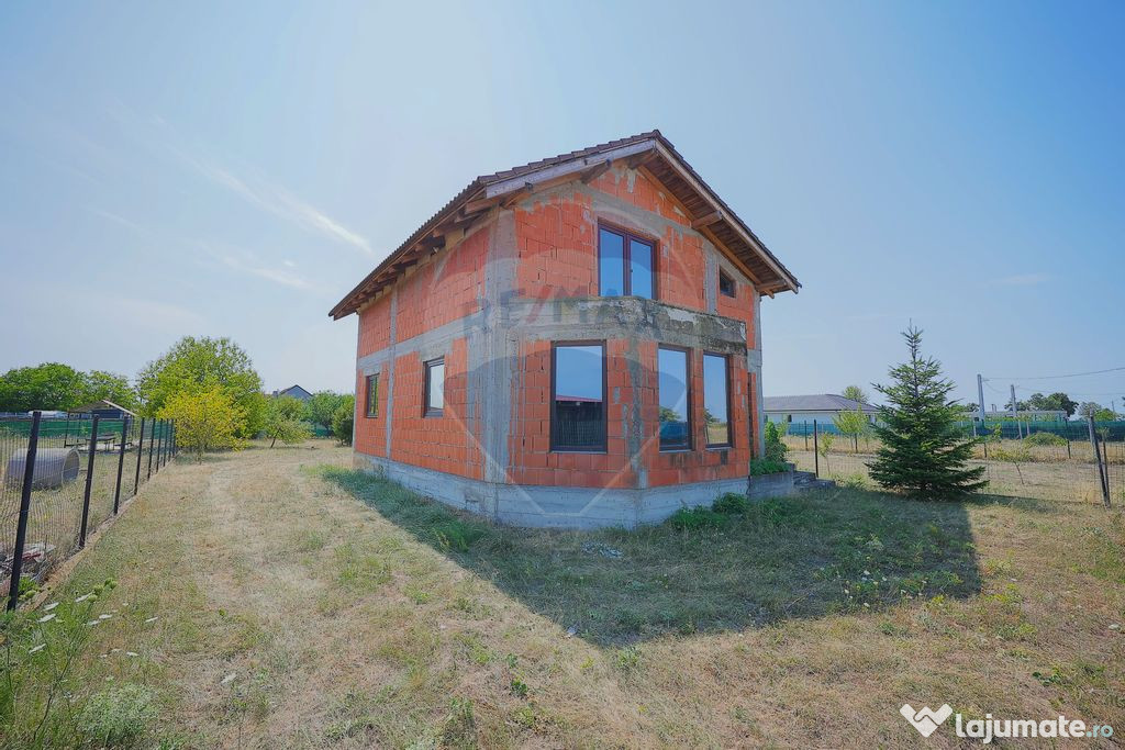 Casă cu 6 camere de vânzare -la roșu- în Gepiu, jude?...