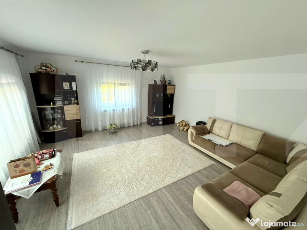 Casă spațioasă cu teren de 2600 mp și livadă – Brehui