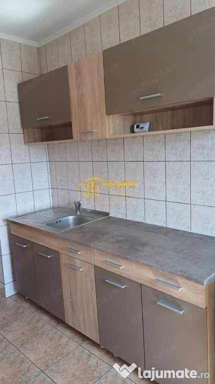 Apartament 3 camere decomandat Dacia