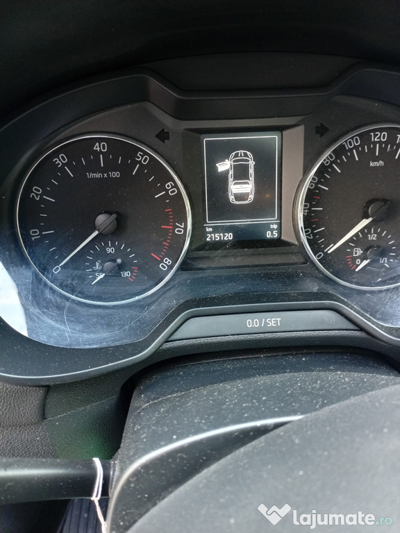 Mașină Skoda Octavia
