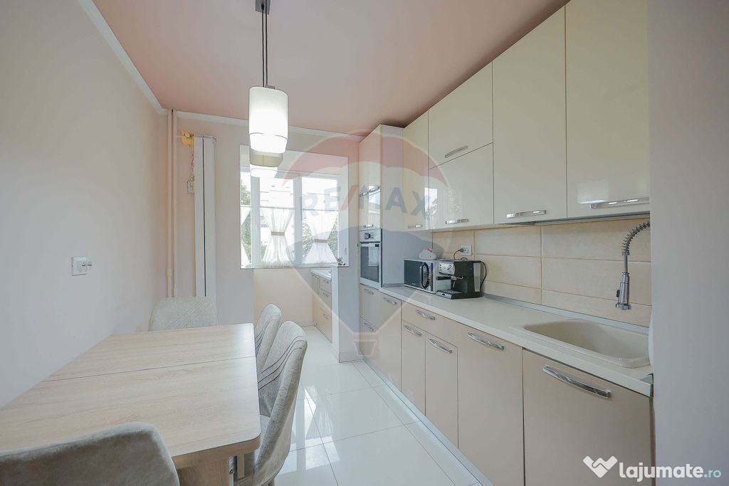 Apartament cu 3 camere de vânzare în zona Dacia