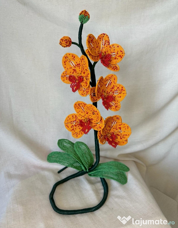 Aranjament floral -Orhidee decorativa realizată manual din mărgele