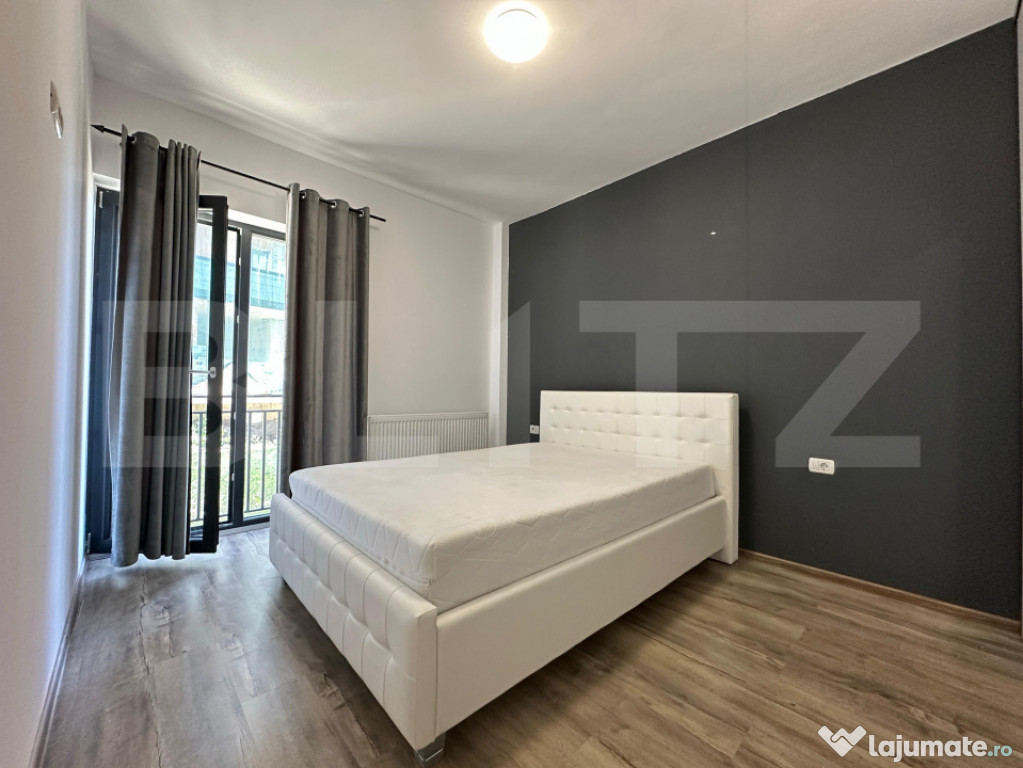 Apartament de vânzare cu 3 camere semidecomandat – zona C