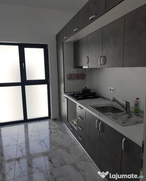 Apartament 2 camere, decomandat - zona Sanpetru