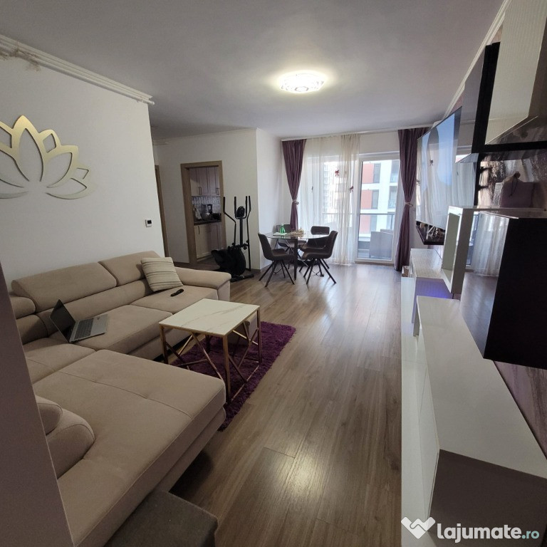 Apartament decomandat cu 3 camere + parcare , Adora Park Arad