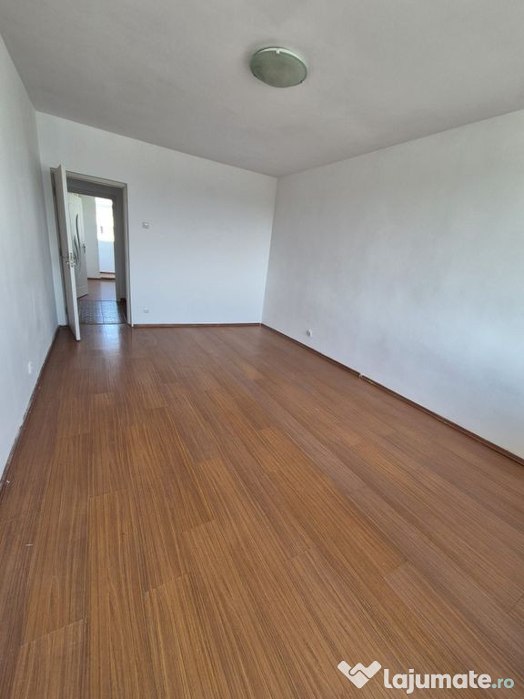 Apartament 3 camere decomandat zona 1 Decembrie 1918