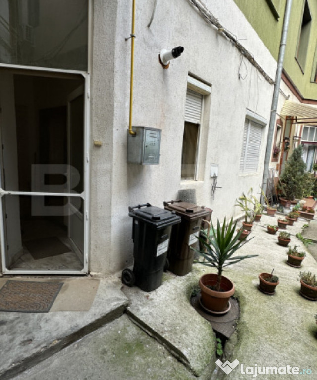Apartament semidecomandat cu 2 camere ultracentral