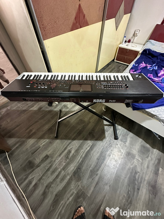 Orgă Korg Pax4 in bună stare
