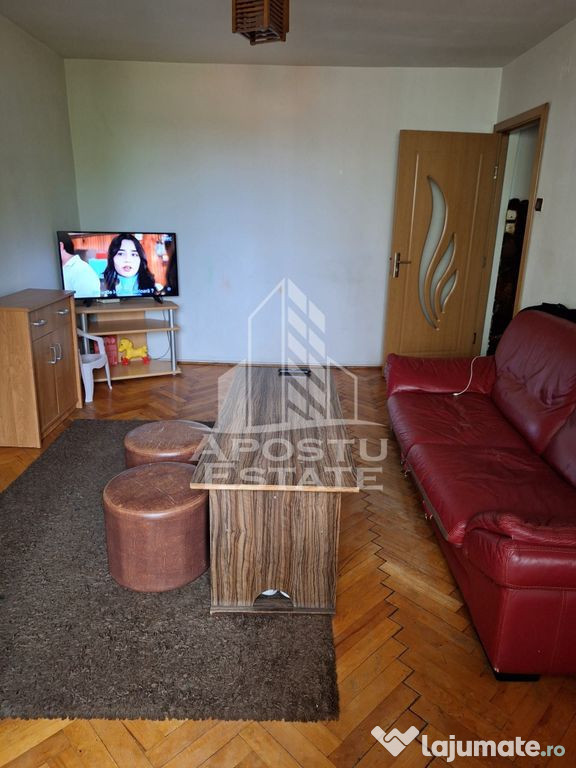 Apartament cu 3 camere, etaj intermediar,