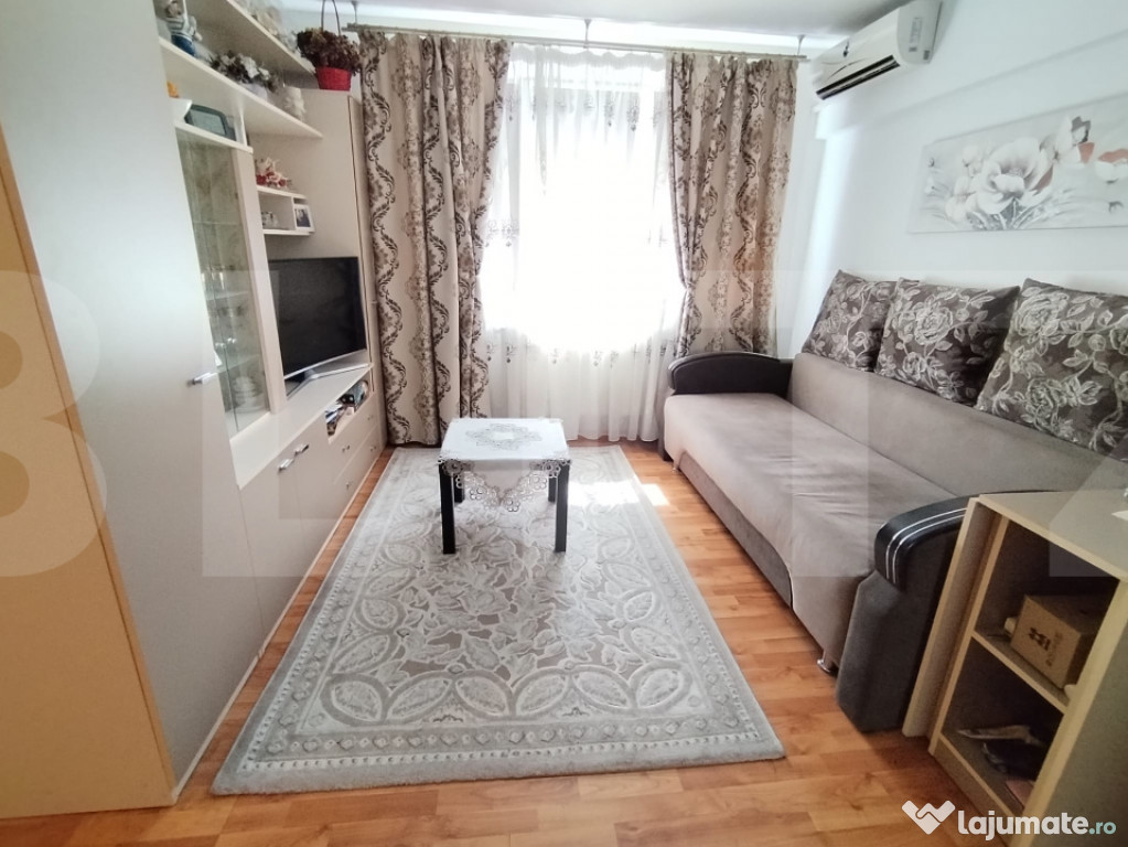 Aparatament de trei camere, semidecomandat, 56mp , Zona Piet