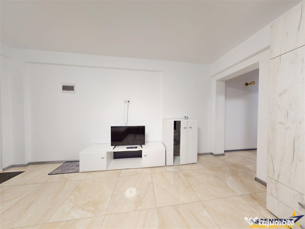 Apartament decomandat, mobilat, living luminos, Tractorul, B
