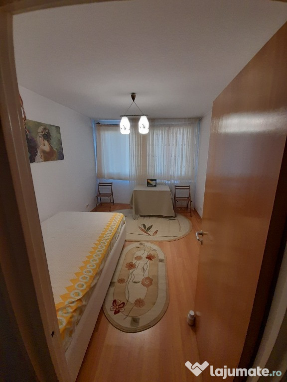 Apartament 3 camere decomandat