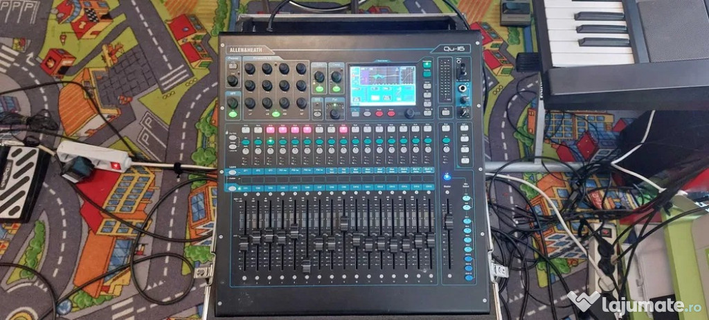 Mixer digital Allen & Heath Qu-16 cu Flight Case