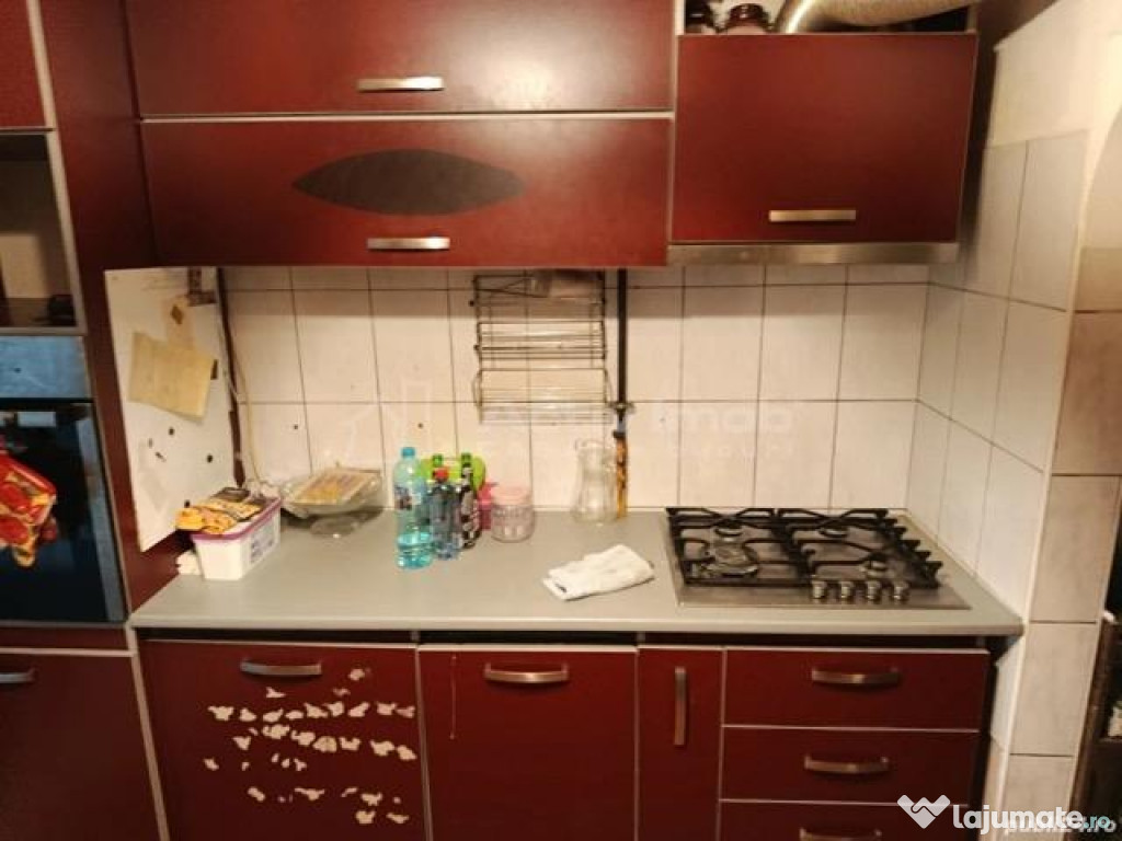 APARTAMENT 3 CAMERE DECOMANDAT INEL 2