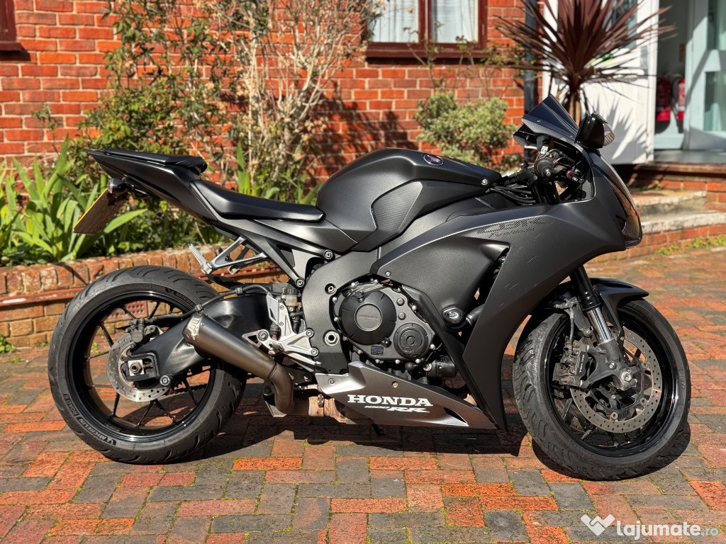 Motocicleta Honda CBR 1000RR Fireblade