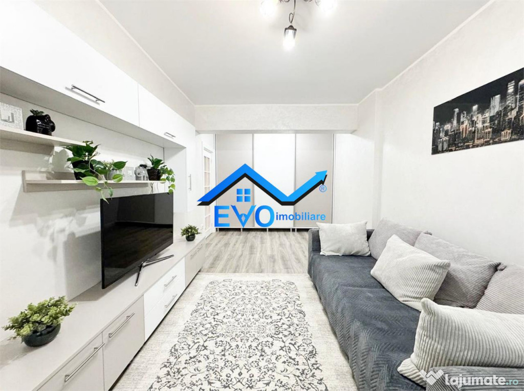 Apartament 2 camere, prima , decomandat, complex Royal Town