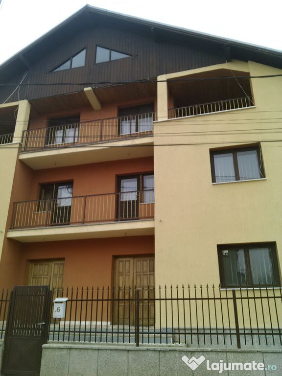 Casa 6 camere - cazare 15 persoane, Nord