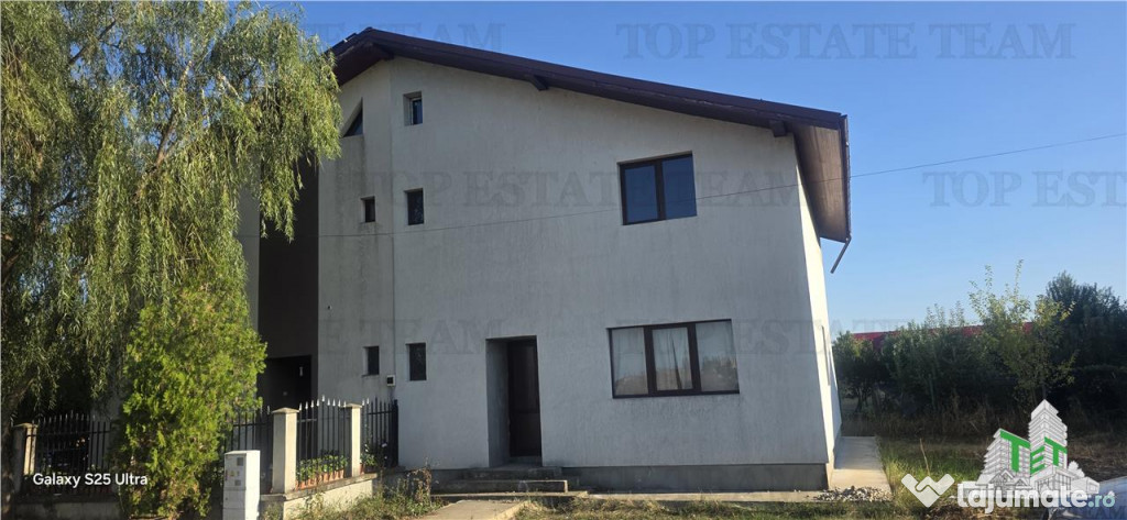 Vila individuala cuplata, la rosu, cu toate utilitatile, P 1