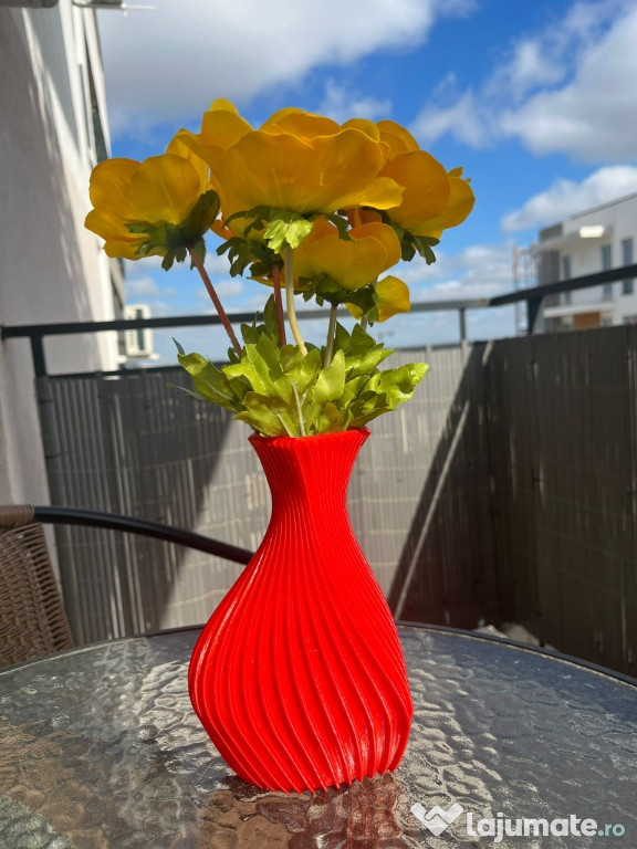 Vază decorativă roșie - print 3D