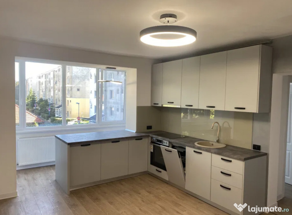 Apartament 3 camere, decomandat - zona Tractorul
