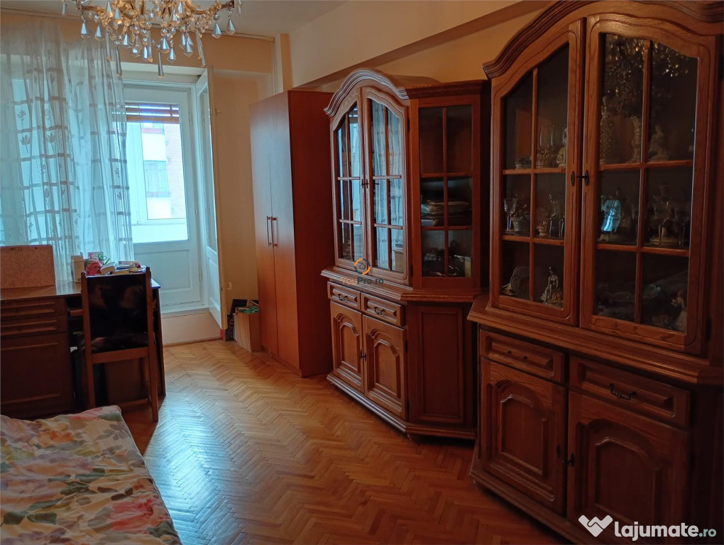 Apartament cu 3 camere de inchiriat