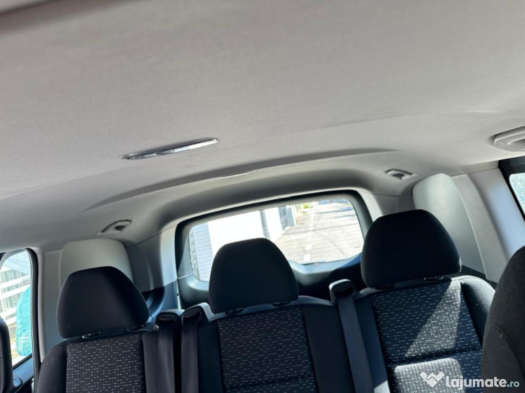 Vând Mercedes Vito
