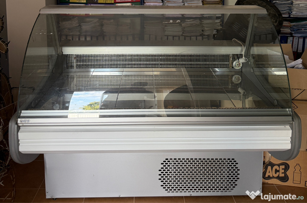 Vitrina frigorifică - 1,7m x 1,15m - 340 litri