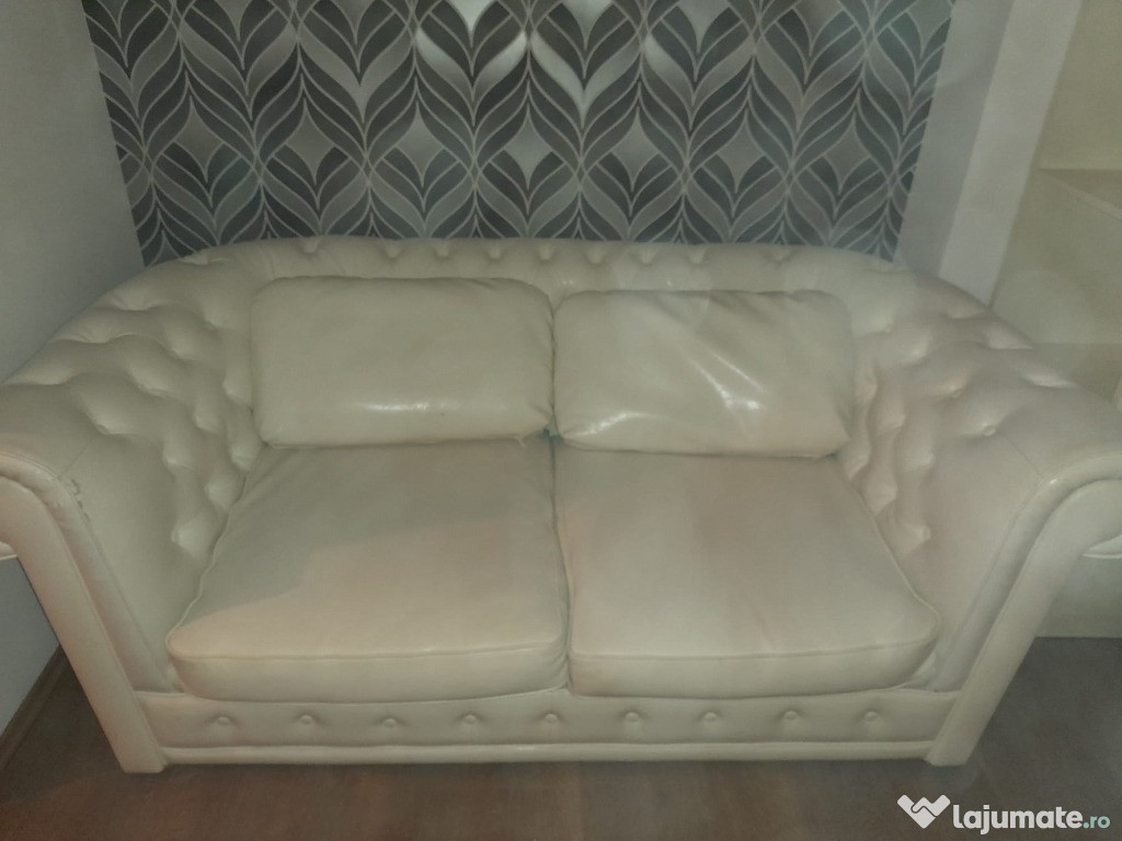 Vând canapea din piele ecologică extensibilă