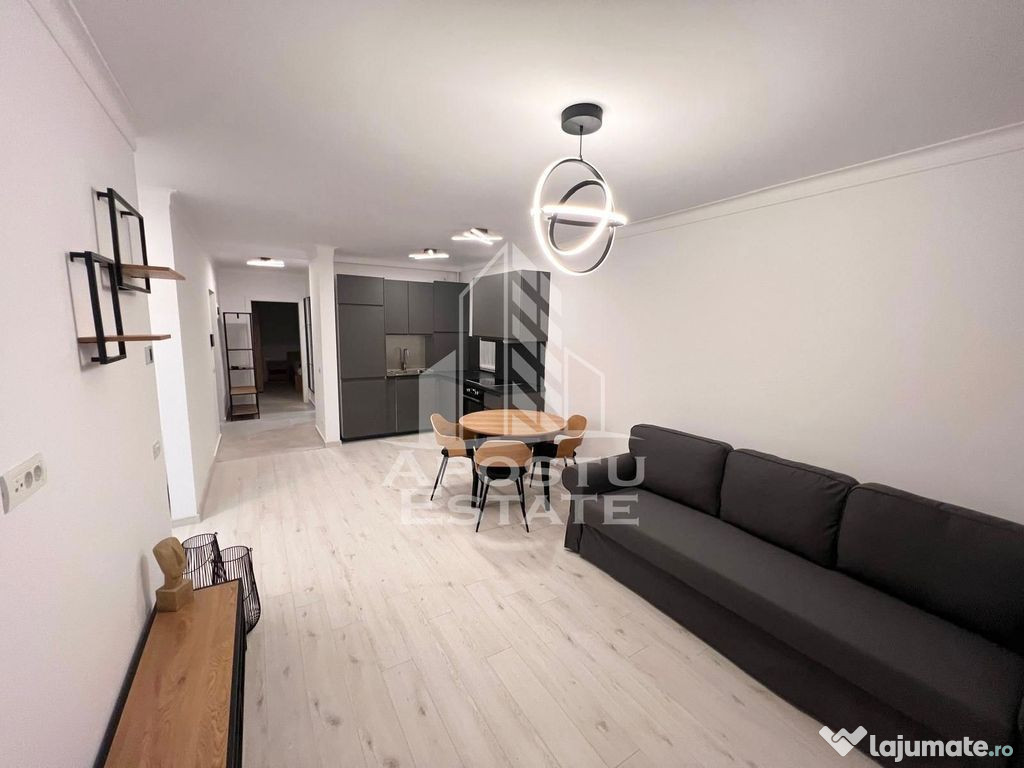 Apartament cu 3 camere, semidecomandat, zona Lipovei