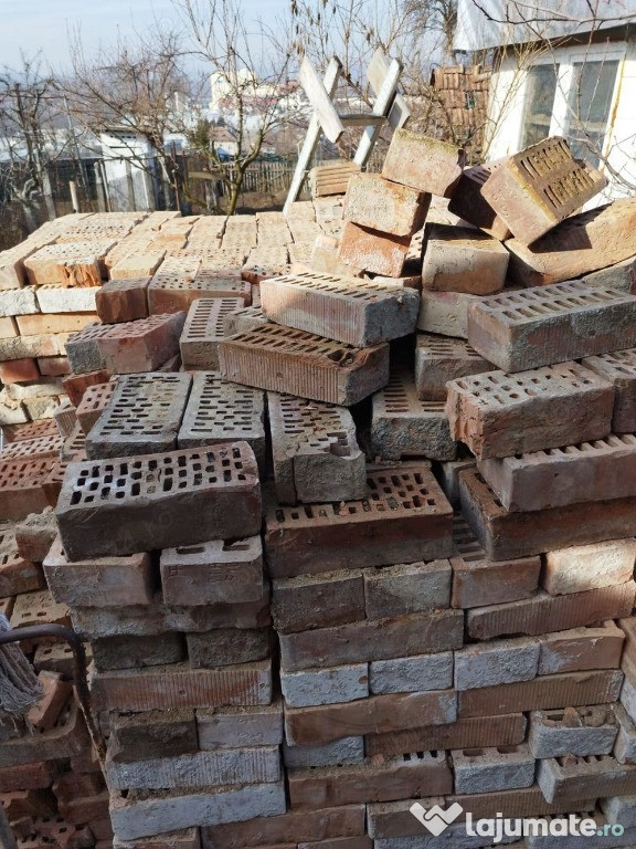 Cărămidă din demolări