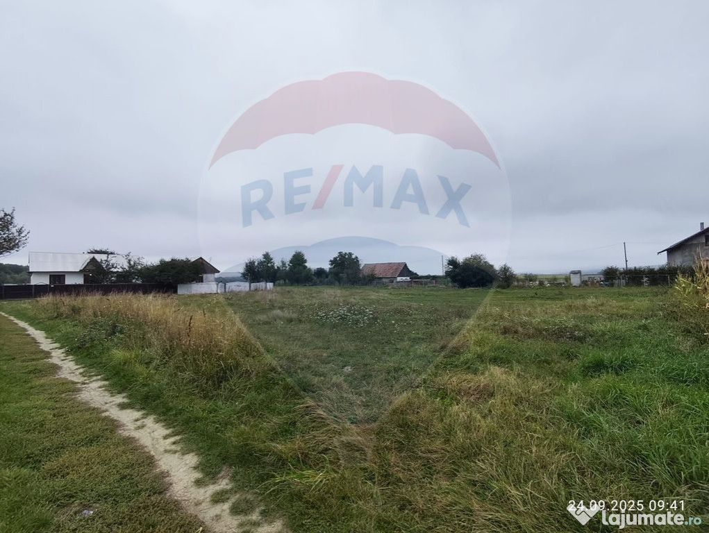 Teren Calugareni cu casa de 82mp / Strada asfaltata