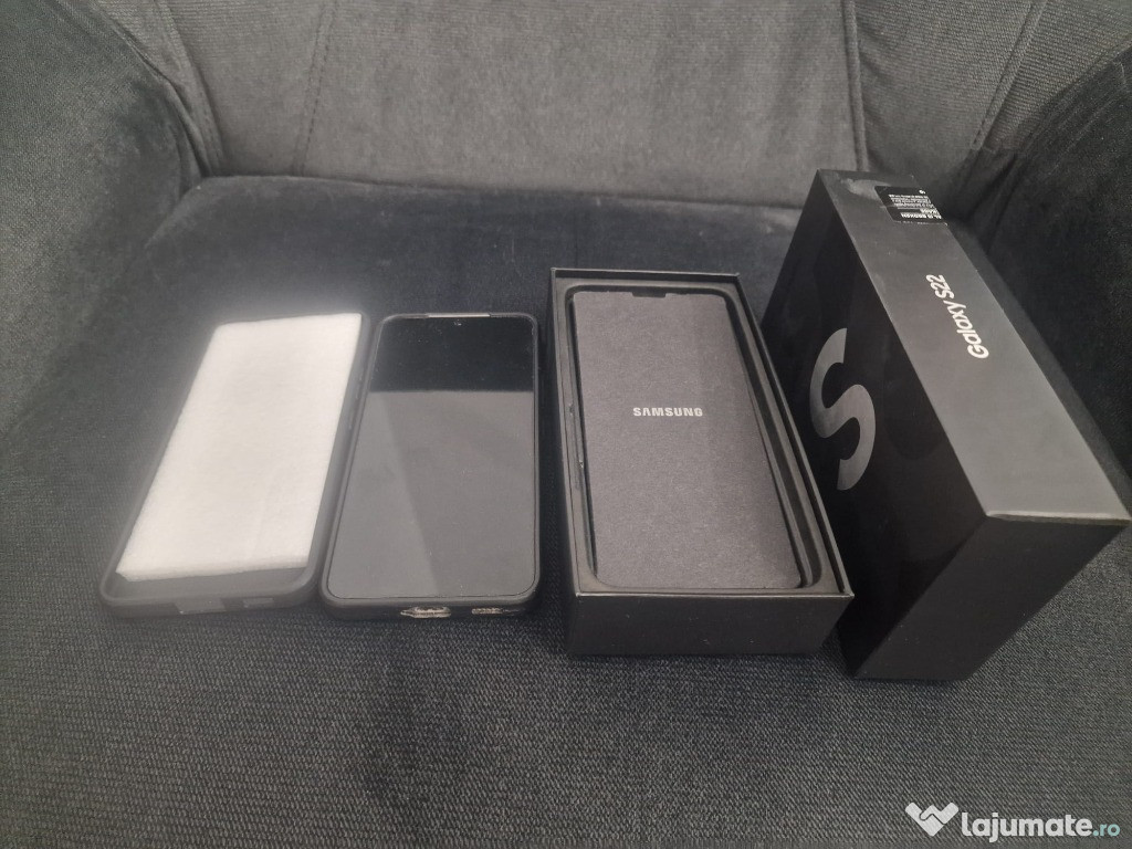 Samsung Galaxy S22 – 256 GB – negru/alb – cutie + huse + folie protect