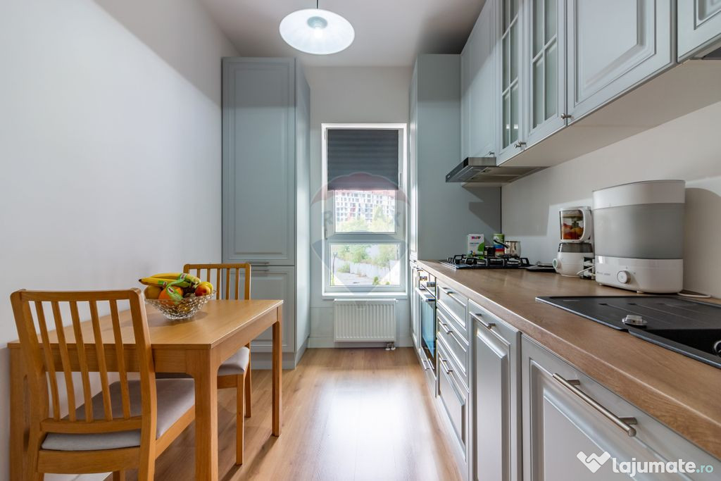 Apartament cu 3 camere de vânzare Central District 4 Ele...