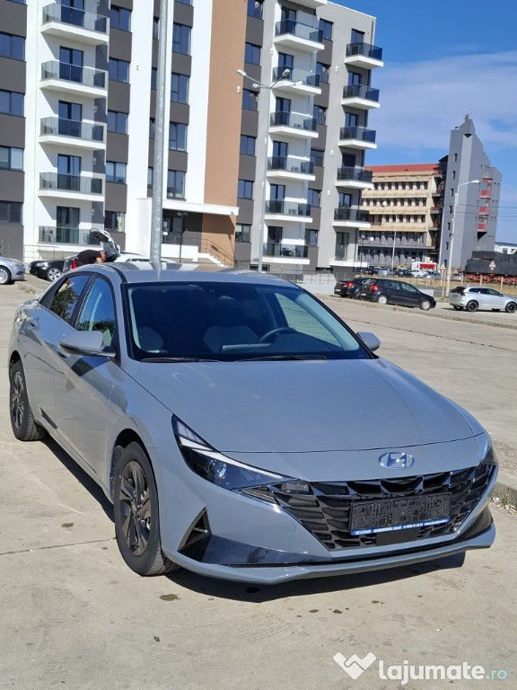 Hyundai Elantra 2021