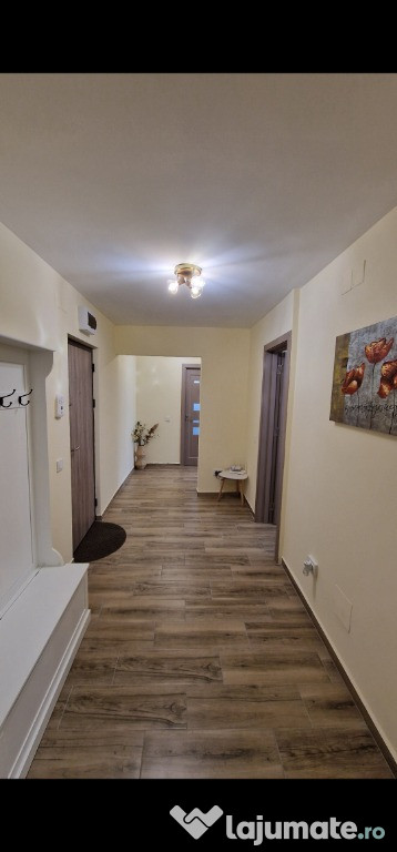 Inchiriez ap 2 cam Piatra Neamt, centru, str Ana Ipatescu