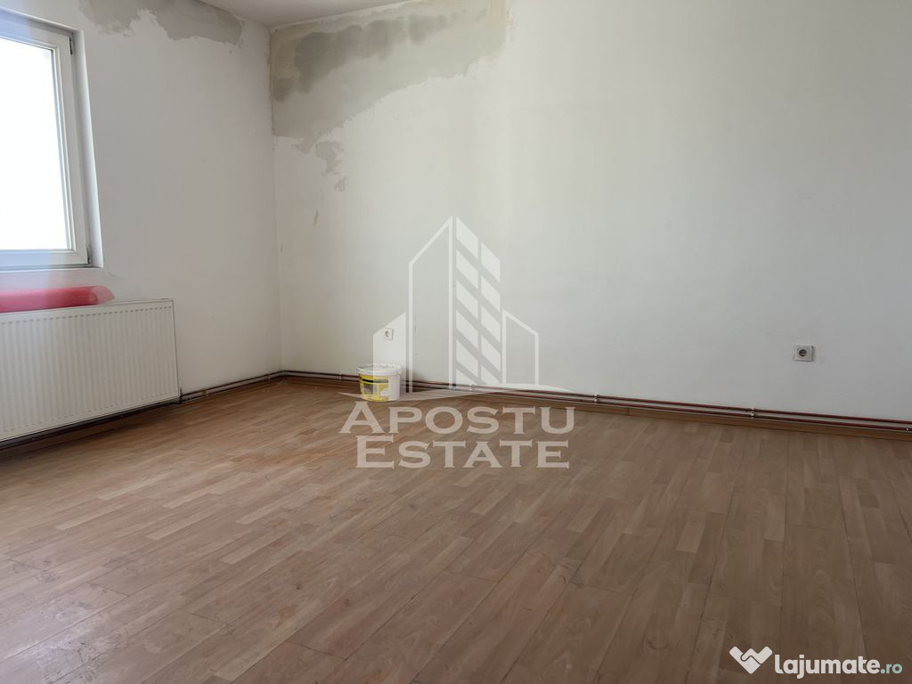 Ap cu 3 camere decomandat, et1, 800mp teren, intre Giarma...
