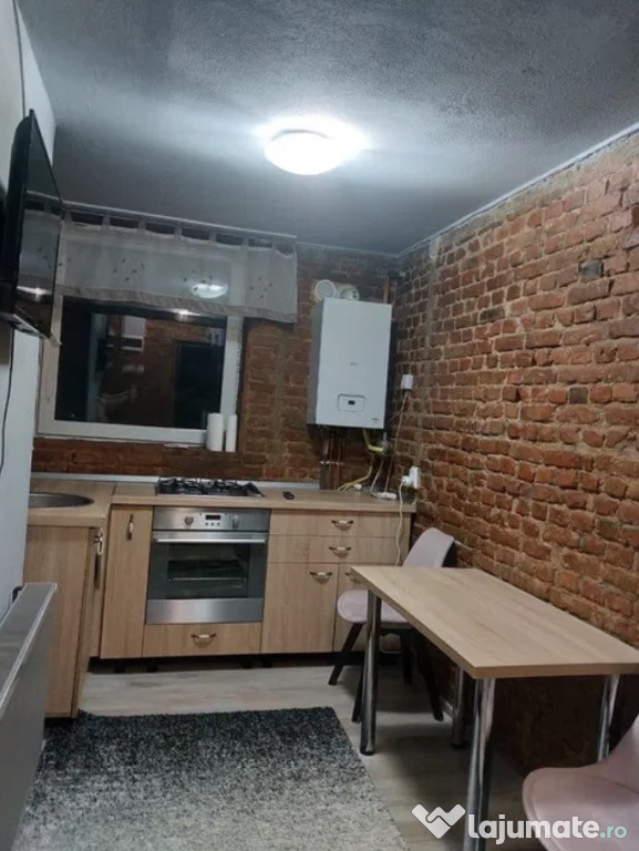Vand ap3 camere ultracentral Petrila