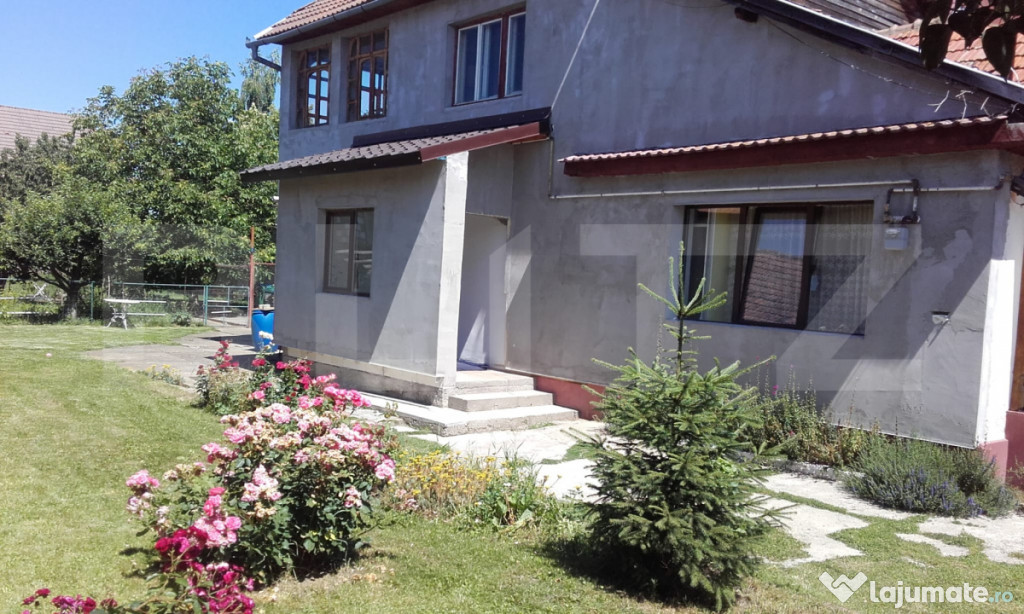 Casă cu etaj de vânzare în Ghimbav, Brașov – zonă li