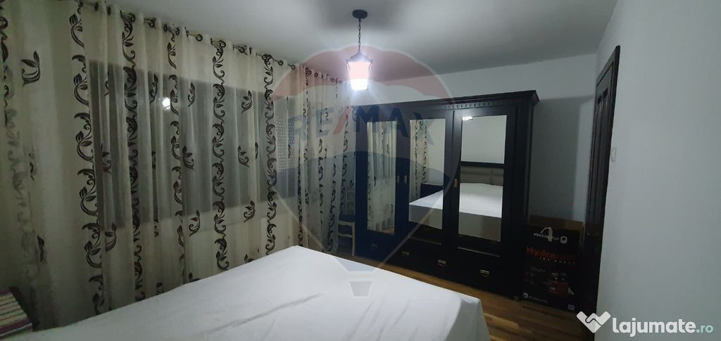 Apartament 3 camere Craiovita Noua