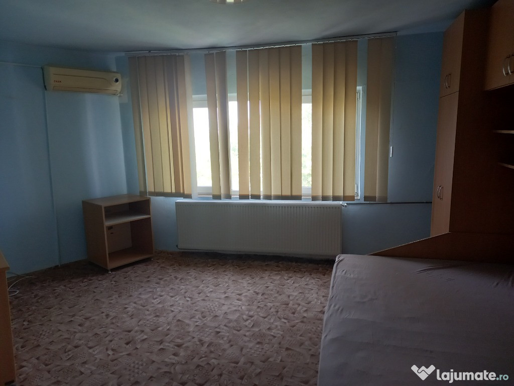 Apartament de închiriat cu 2 camere, zona Bucovina