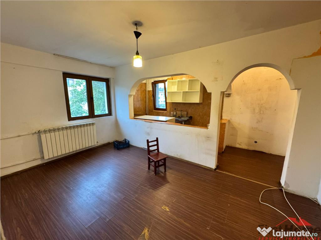 2 camere, zona sud, etaj 3/4, izolat, termopan (necesita ren