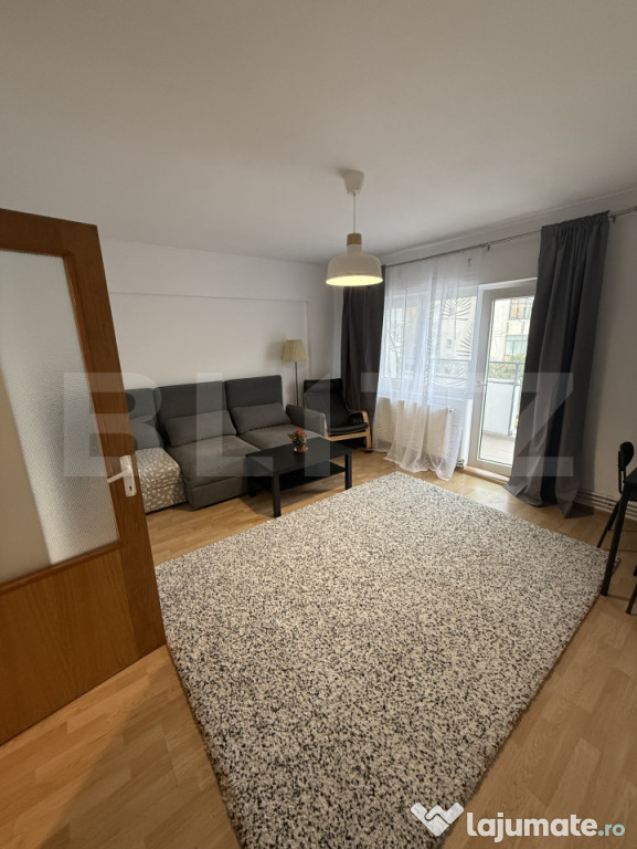 Garsonieră spațioasă și curată, ideală pentru locuit .