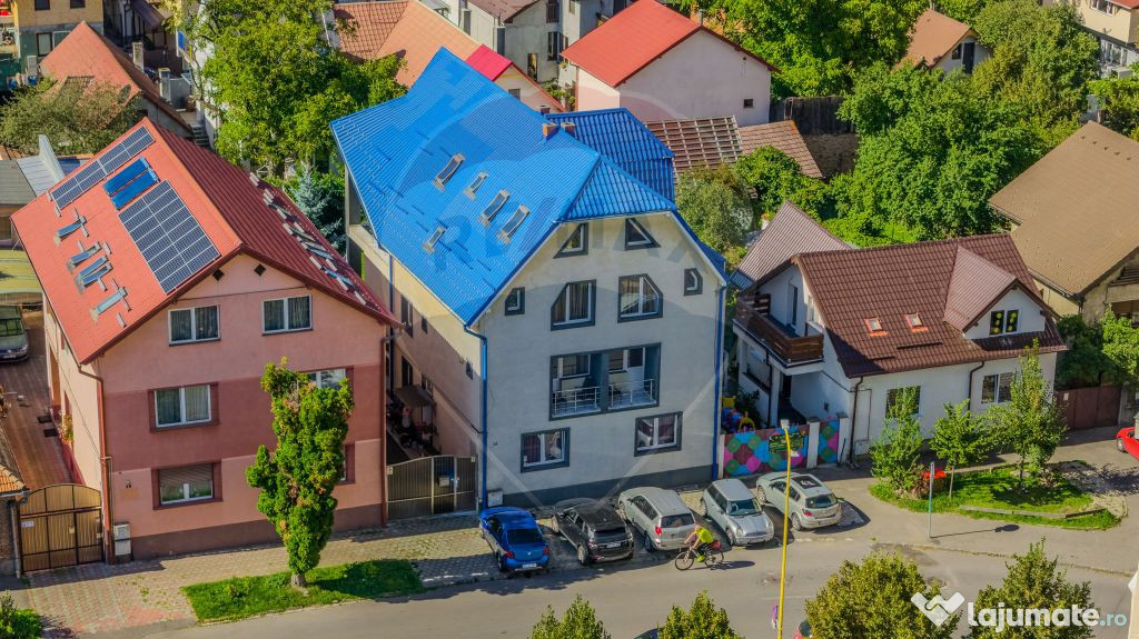 Casă / Vilă cu 14 camere de vânzare în zona Astra