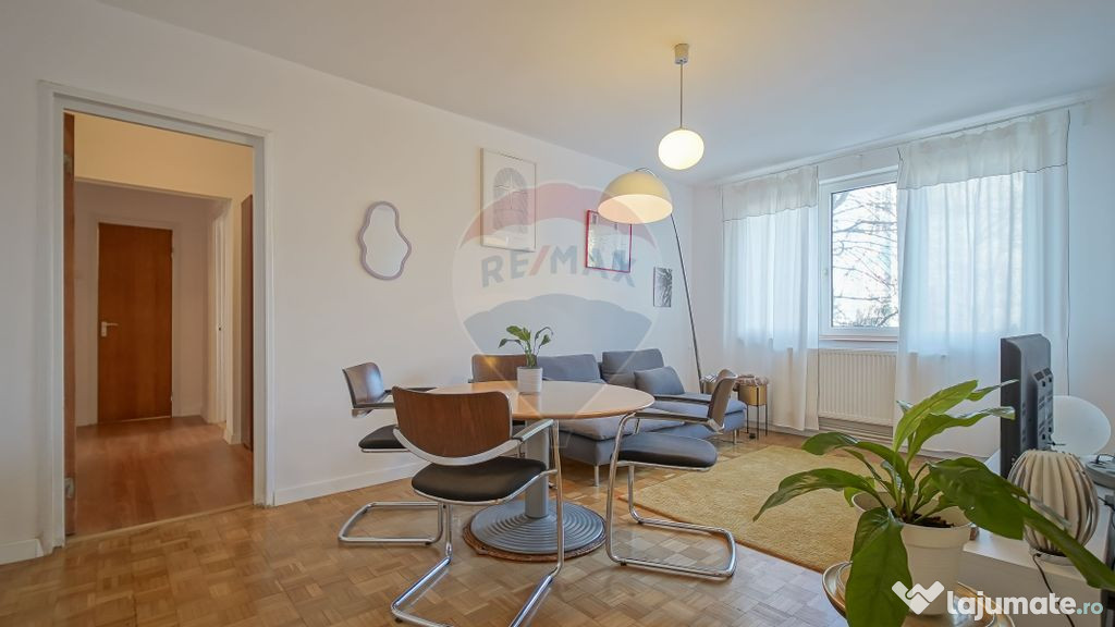Apartament cu 3 camere de închiriat B-dul Victoeriei