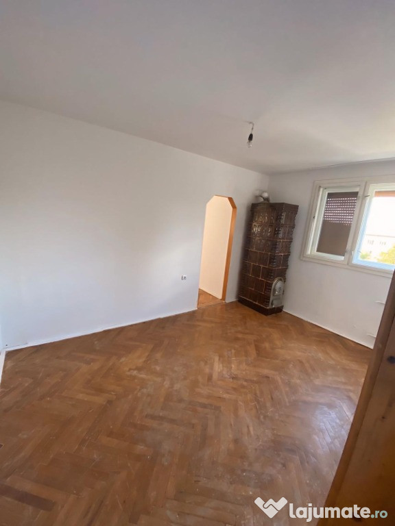 Vand apartament 2 camere Huedin | Strada Avram Iancu