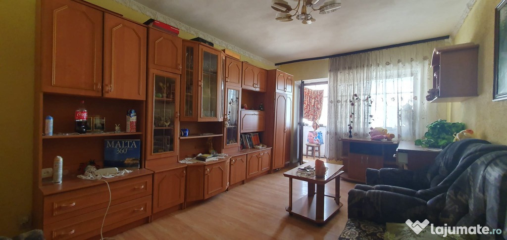 Vand apartament cu 3 camere in zona Grigore Haidau