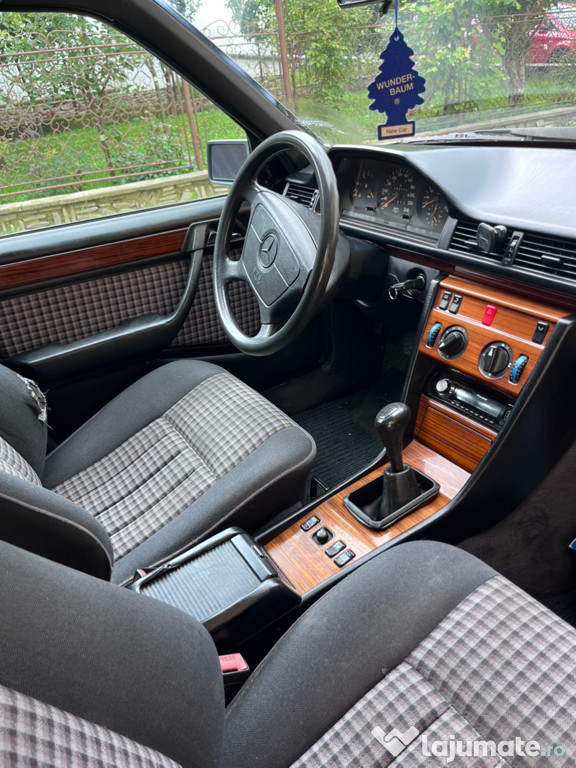 Mercedes e200 w124