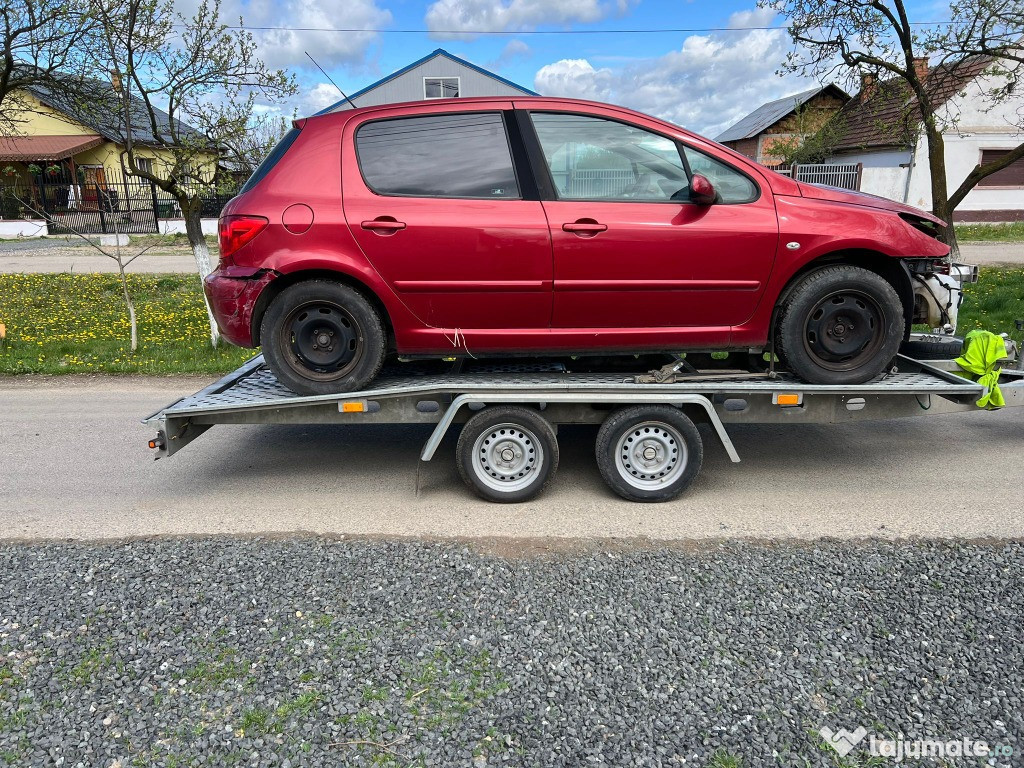 Dezmembrez Peugeot 307